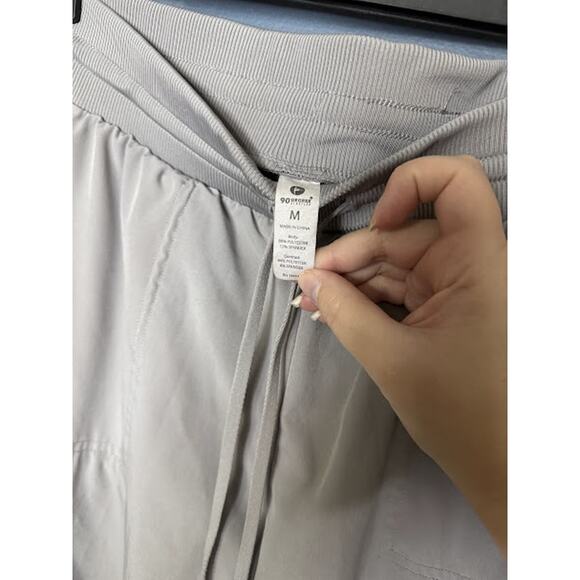 90 Degrees Cargo Joggers Women's Size Medium Lightweight Grey Easy On Cozy - Picture 7 of 11